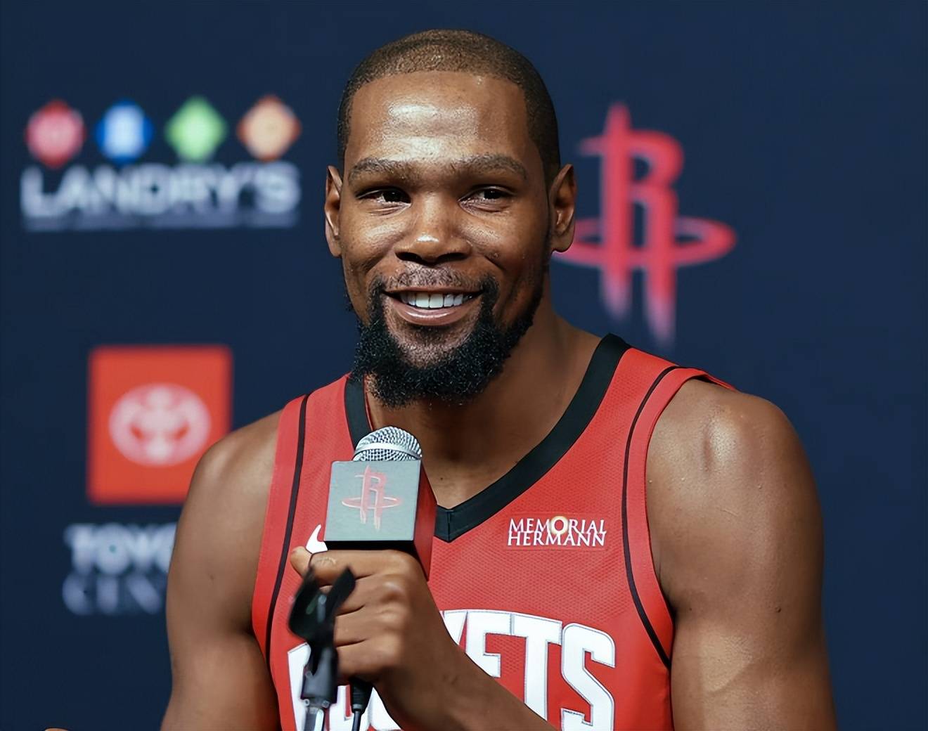 NBA球员数据榜：东契奇助攻领跑（NBA球员数据排名：东契奇助攻居首）