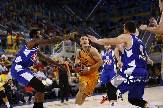 暖在细节里！残特奥会射箭比赛深圳启幕（细节处见温暖！残特奥会射箭赛在深圳拉开帷幕）