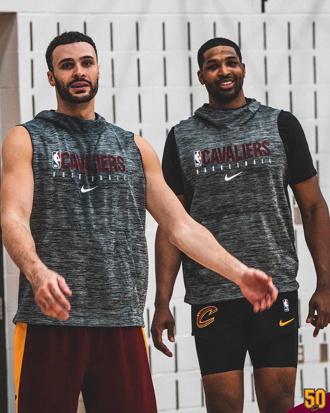 日媒：日本国门铃木彩艳预计13日在日本接受手指骨折手术（日媒称日本门将铃木彩艳预计13日于国内接受手指骨折手术）