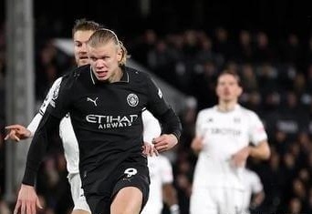 扑点+6次扑救，迈尼昂当选与国米一役米兰队内最佳球员（扑出点球并完成6次扑救，迈尼昂获评米兰德比队内最佳球员）