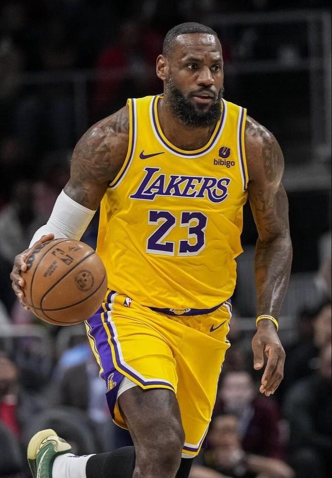 希尔德展现全面实力，半场高效输出（希尔德半场火力全开，全面能力尽显）