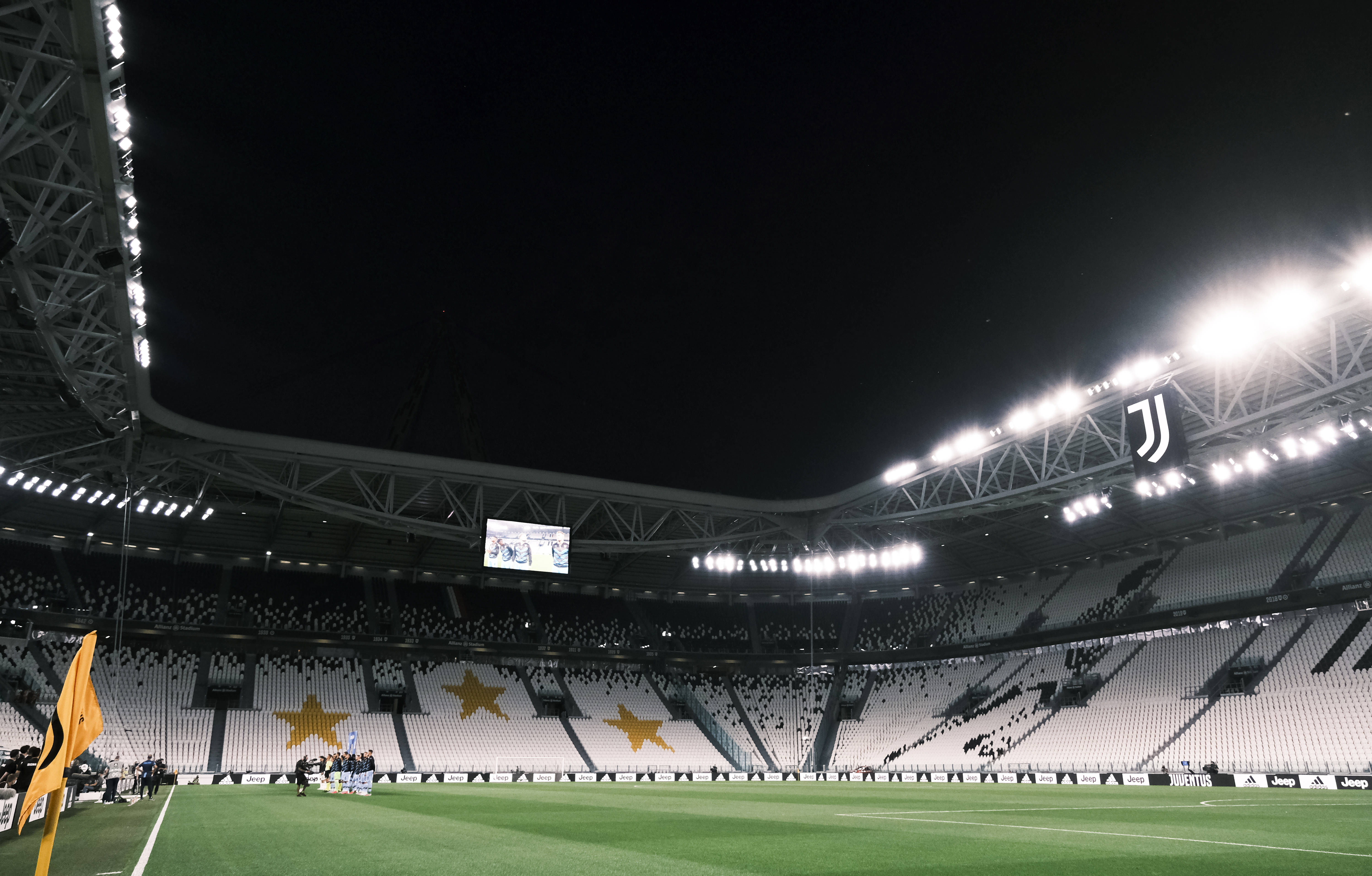 兰德尔半场10中5轰19+5，里德替补拿到14分（兰德尔半场10投5中轰19分5板，里德替补贡献14分）