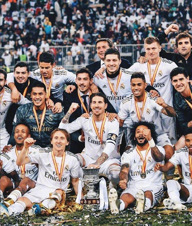 科斯塔库塔：点球毫无逻辑，这么吹一个半场能吹17、18个点球（科斯塔库塔：点球判罚毫无章法，按这尺度半场能吹出十七八个点球）