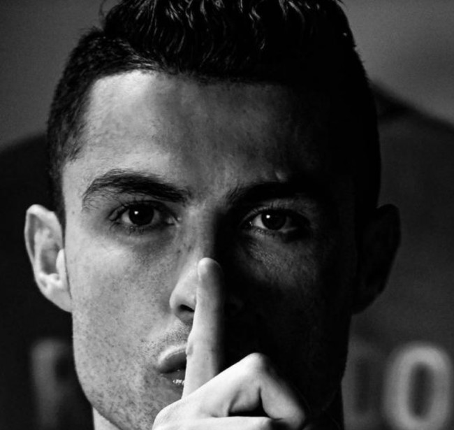 太阳报走访出售原味球衣公司的仓库：汗臭味强烈却不令人反感（太阳报探访原味球衣公司仓库：汗味浓烈却不让人反感）