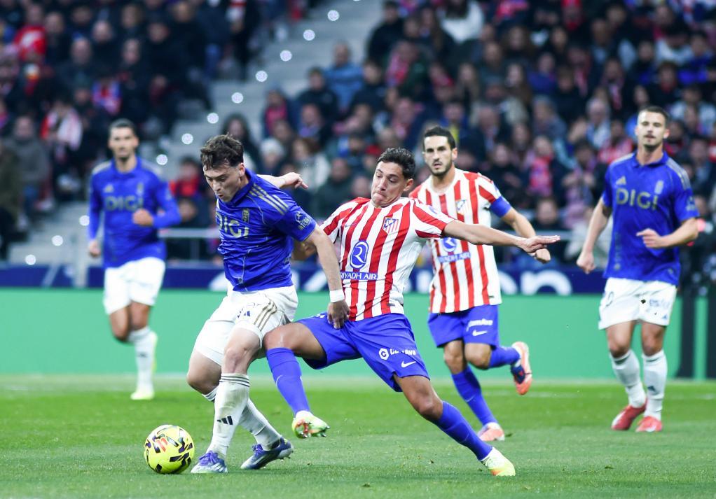 托尼：前锋不应在无意义的跑动上浪费精力，而是更专注于进球（托尼：前锋要减少无效跑动，把精力用在破门得分上）