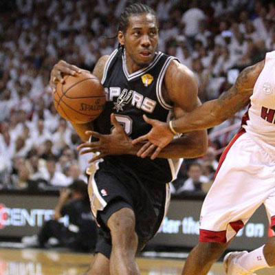 绿茵逐梦，医者护航！宿迁市中医院“体卫融合”赋能“宿超”冠军之路（医体融合护航宿超夺冠，宿迁市中医院助力绿茵圆梦）