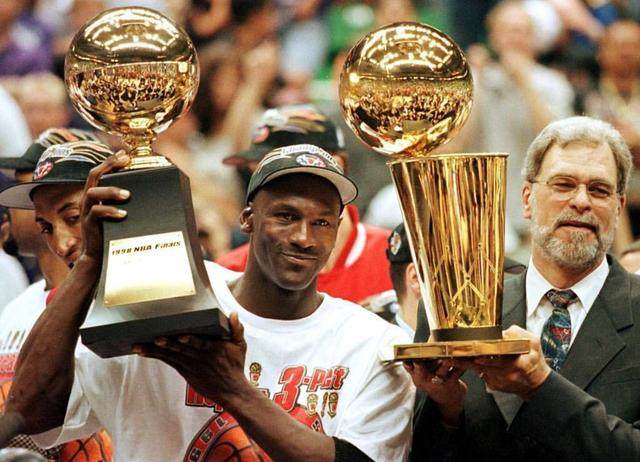 尼克斯vs马刺首发：布伦森搭档唐斯，文班亚马继续替补出战（尼克斯战马刺首发公布：布伦森与唐斯搭档，文班亚马继续替补）