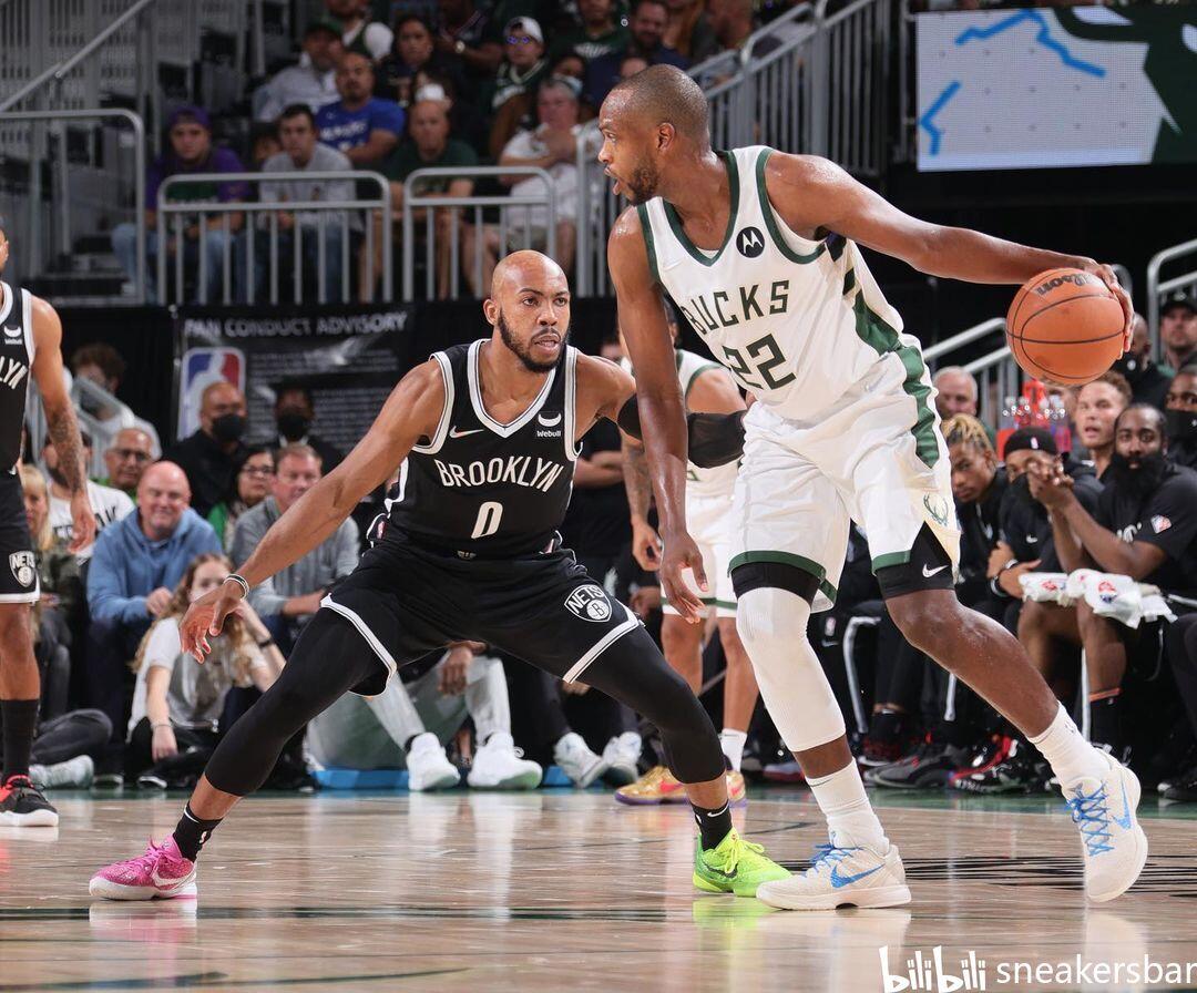 斯基拉：尤文派球探考察意大利20岁右后卫帕莱斯特拉（斯基拉：尤文派出球探考察20岁意大利右闸帕莱斯特拉）