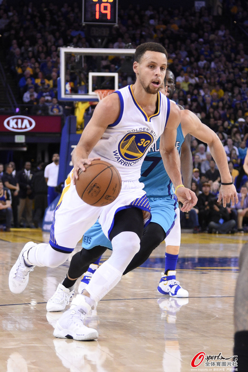 广州队展现顽强斗志，徐杰面临严峻挑战（广州队斗志昂扬，徐杰遭遇严峻考验）