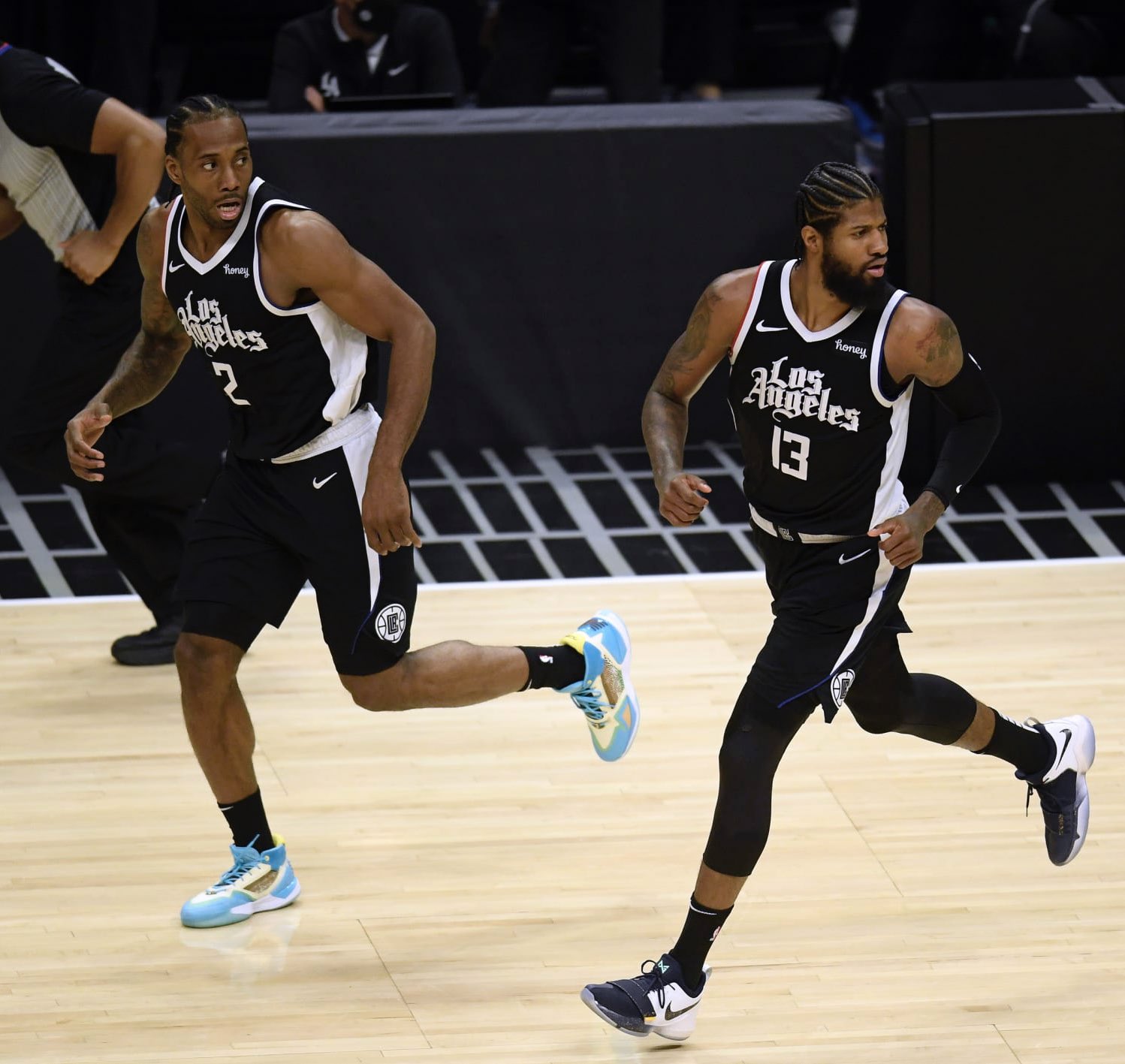 纳瓦罗预感哈兰德会复制姆巴佩的历程，“小蜘蛛”要加强核心力量（纳瓦罗：哈兰德或将走上姆巴佩相似之路，“小蜘蛛”需提升核心力量）