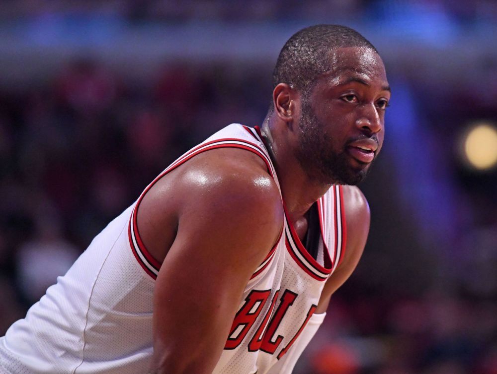 拉奥斯评皇马争议战主裁：金特罗在比赛中缺乏应有的情绪平衡（拉奥斯谈皇马争议战：主裁金特罗情绪管理不到位）