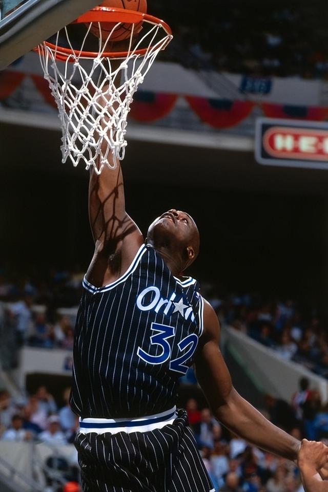 小法：根据我们的分析，国米各方面都是意甲最强的球队（小法：我们的评估显示，国米各方面实力称霸意甲）